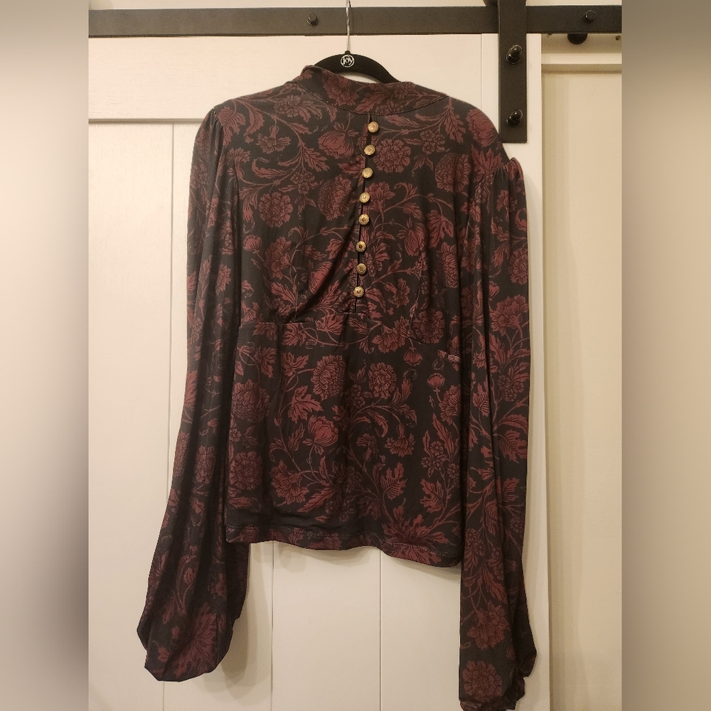 Laura byrnes Gothic top